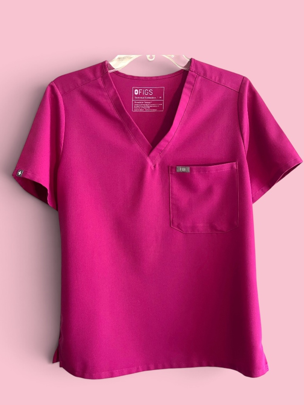 Figs Raspberry Sorbet (#2525) Catarina Scrub Top Size M